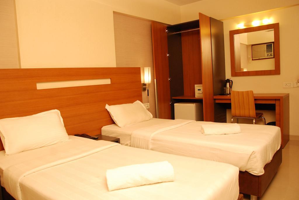 Hotel Tanish Residency Navi Mumbai Kültér fotó