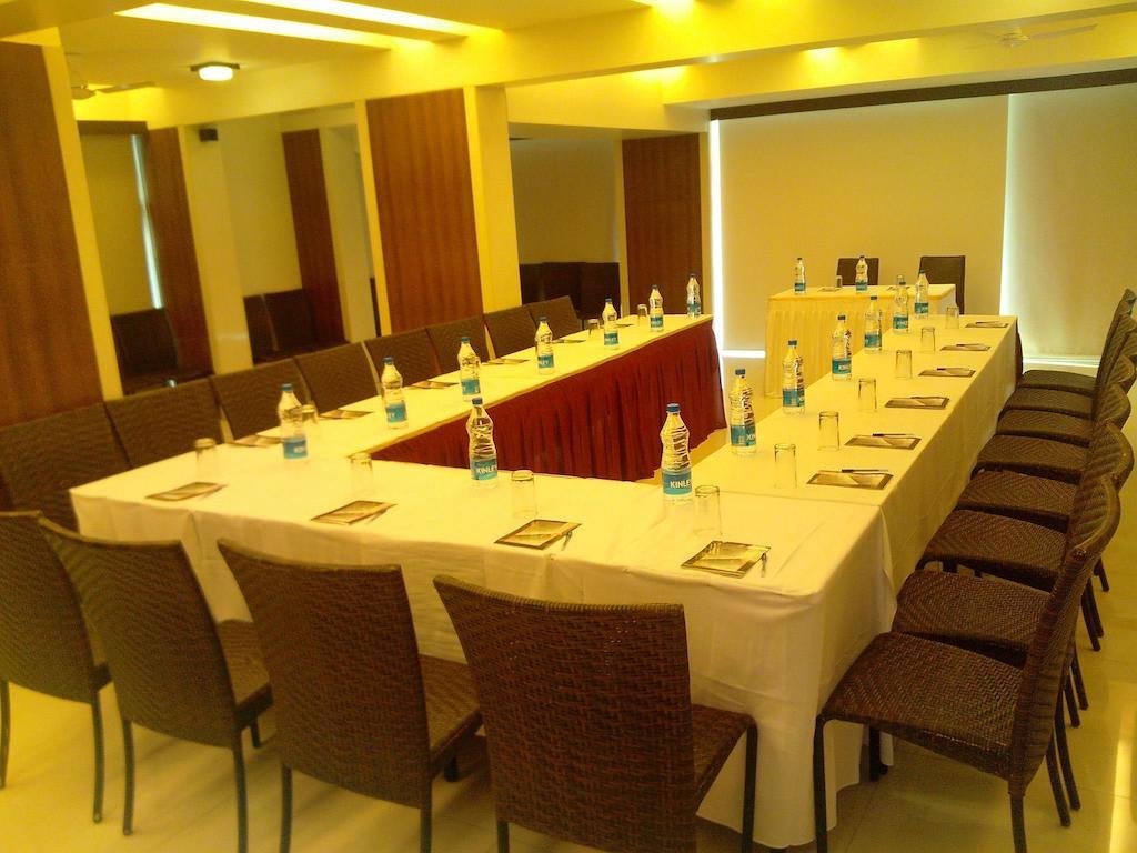 Hotel Tanish Residency Navi Mumbai Kültér fotó