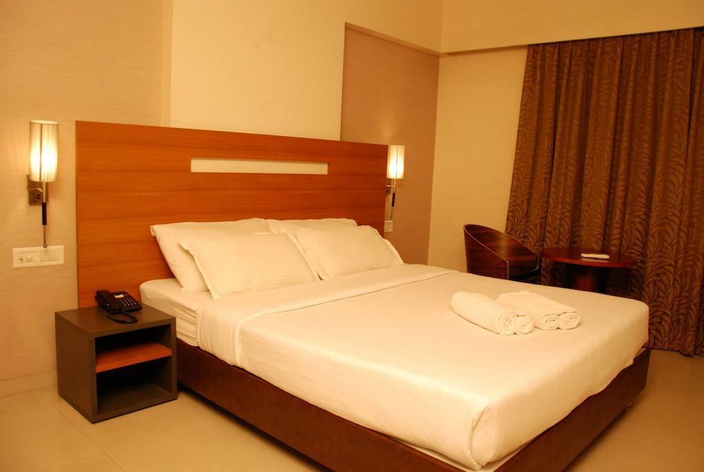 Hotel Tanish Residency Navi Mumbai Kültér fotó